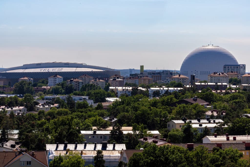 Stadsvy över Globen i Stockholm nära Smile Tandvård Globen.